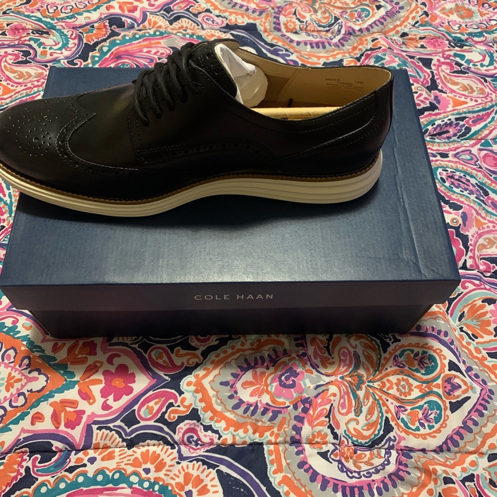 Cole Haan grand tour the fusion of style and engineering for enhanced comfort. - Picture 7 of 10